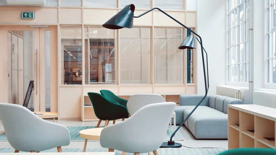 UNISPACE-OFFICE-DESIGN-CONSULTANCY-960x540-optimized